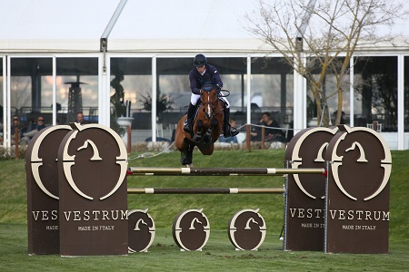 5LJ 0174 TOSCANA TOUR 2018 2W SUN 139 GOLD GRAND PRIX 150 BOC. LJ 375 Domino van de Valhoeve IRL Conor Swail 001