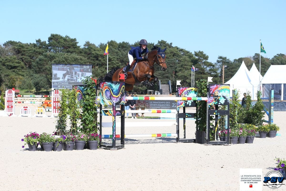 La vittoria del CSI4* Prix Ville de Fontainebleau va a Lily Attwood 1 Copyright PSV J. Morel Lily Attwood