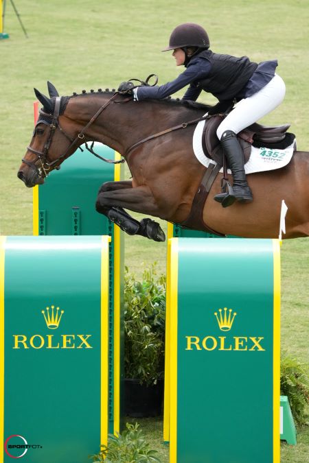 WEF 12: Grace Debney vince il $37.000 Bainbridge Companies 1.45m CSI5* 1 Grace Debney and Zarina de Vidau © Sportfot