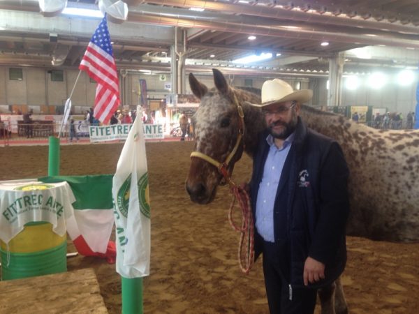 Il presidente Fitetrec Alessandro Silvestre durante la premiazione di una gara 800x600 Copia 1