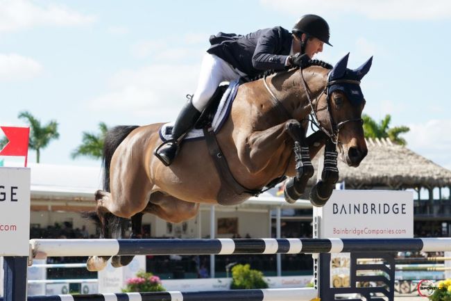 McLain Ward e Catoki vincono la Douglas Elliman Real Estate 1,45m, bene Lorenzo de Luca in seconda posizione 1 McLain Ward and Catoki soar to victory © Sportfot