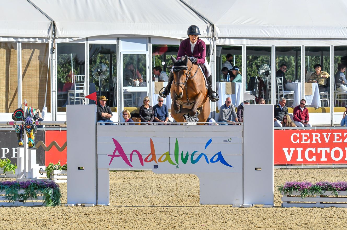 Andalucía Sunshine Tour: Ellen Whitaker in cima al Grand Prix Ayuntamiento de Barbate 1.45m 1 Moises Basallote c Ellen Whitaker