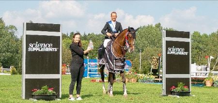 Trevor Breen vince il Trofeo nella prima settimana dell'Hickstead Tour 1 Photo c Elli Birch BootsandHooves 0