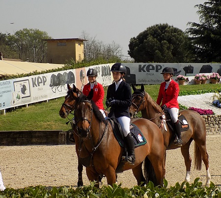 Pony Small Ind podium Zoe Lia ITA Valerio Ielapi ITA Leane Desmeure FRA CSIO Gorla 2018 rid