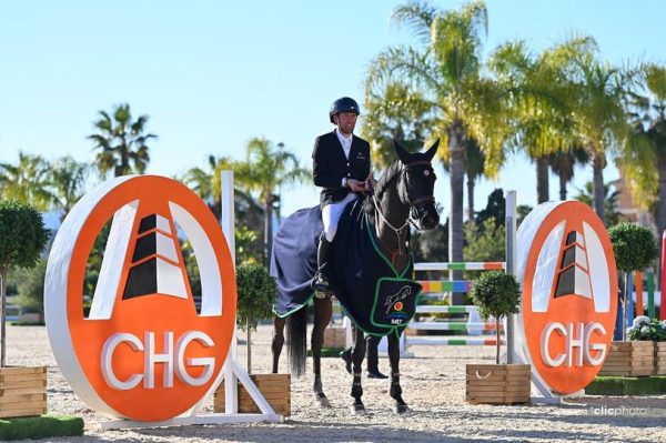 Simon Delestre and Dexter Fontenis c 1clicphoto Herve Bonnaud