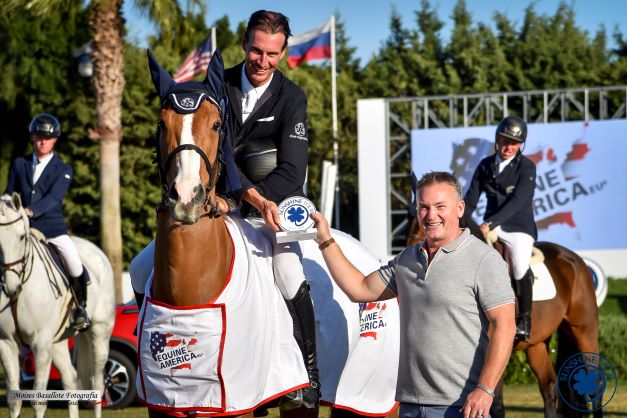 Alain Jufer sails around the track to win the Equine America Trophy 1 alan juffer