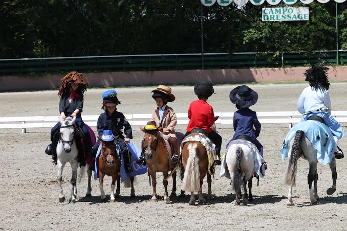 Il mondo dei pony invade Milano Marittima 1 carosello bambini