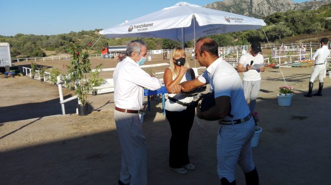 Equitazione: Murruzzu e Guspini danno spettacolo a Porto Rotondo - Presente il conte Donà dalle Rose Posta in arrivo 1 conte premia murruzzu