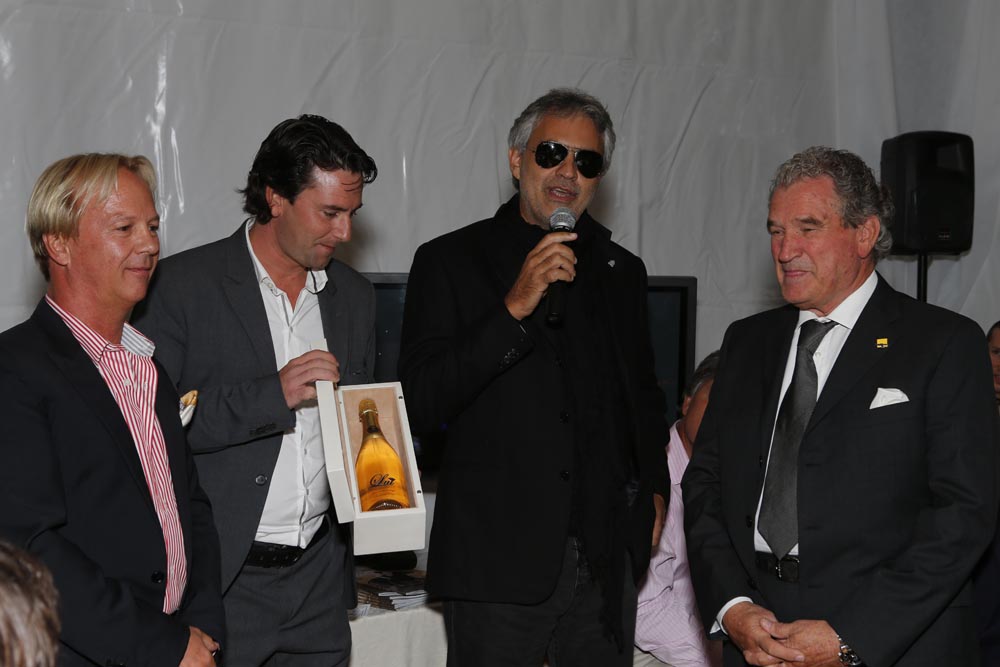 ANDREA BOCELLI, UNA FONDAZIONE PER AIUTARE I BAMBINI 1 foundation