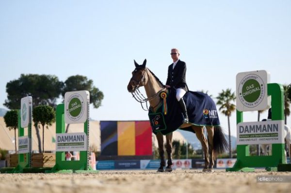 Jérôme Guery in testa al Gran Premio CSI2* presentato da Dammann Reitplatz- al MET II 2022 5 guery. 0