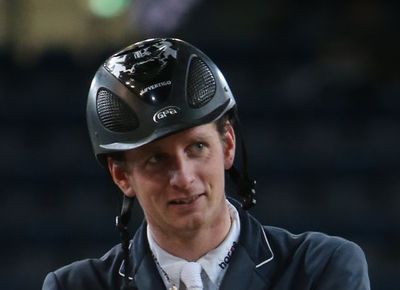 Felix 'superman' Hassmann flies to victory in Stuttgart. 1 hassmann 0 1