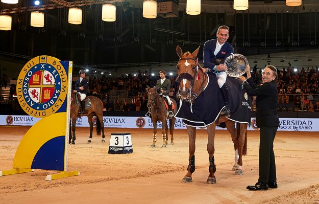 JULIEN EPAILLARD CHAMPION OF THE CSI5 * -W UNIVERSIDAD ALFONSO X EL SABIO TROPHY IN A FIRST DAY LOADED WITH ADRENALINE 1 julien epaillard madrid