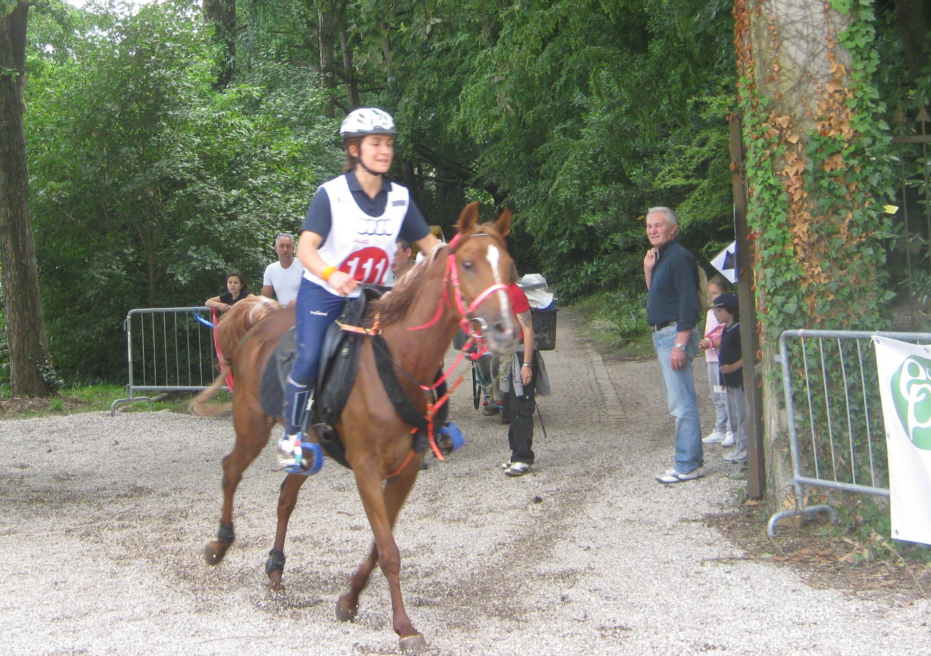 Aurelien Rocchia (Francia) è il nuovo campione del mondo giovani cavalli di endurance su Secret de Mon Coeur. 1 per giovani cavalli