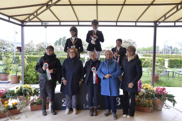 Dressage: Montefalco elegge i nuovi campioni Centro Italia 1 podioCampJunioresE