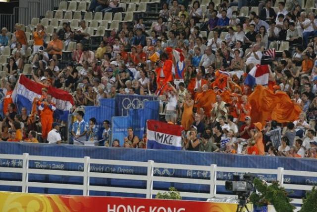 Pechino 2008: questa sera il Grand Prix Special di Dressage 1 pubblico hong komng jpg 1