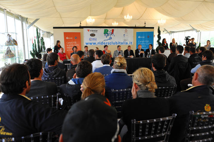AREZZO EQUESTRIAN CENTRE: Gare e meeting al toscana Tour 2012 1 ridersclub 1