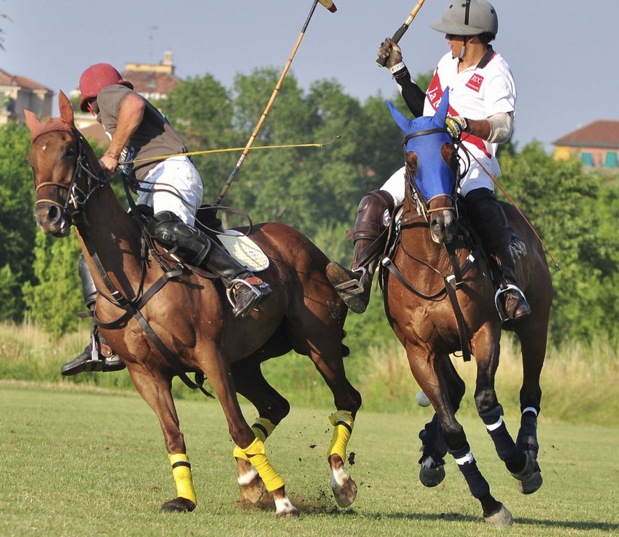 Polo: grande successo alla piazza d'armi Santa Barbara di Milano per la 1ª edizione della Coppa Helvetia 1 tn 1005