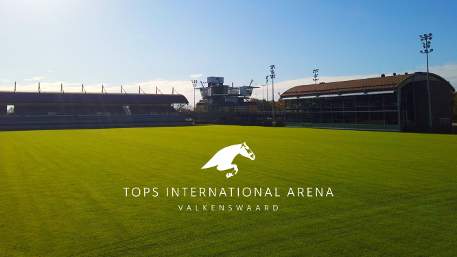 Grass Arena alla Tops International Arena 1 tops . 0
