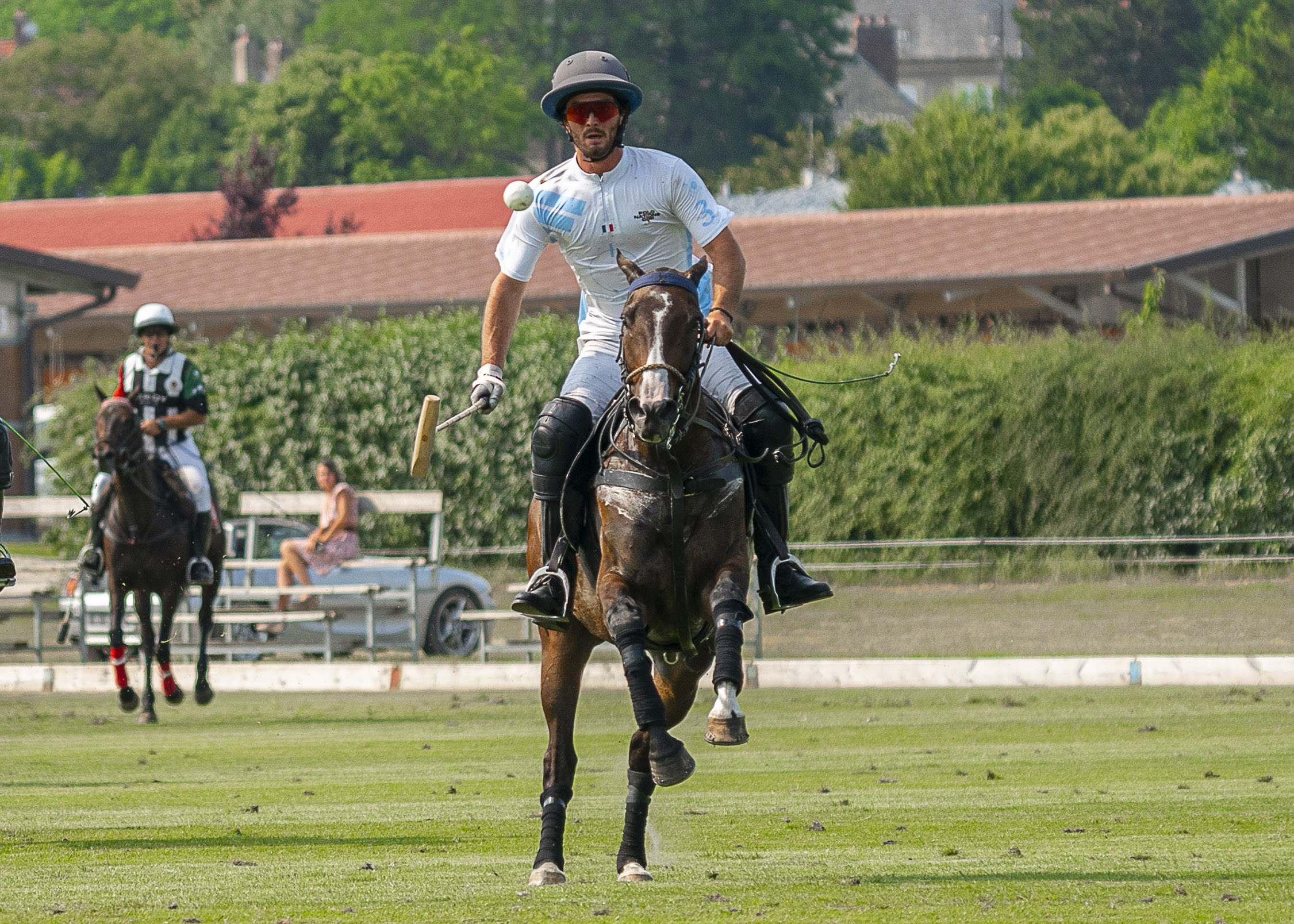Last attack by Louis Jarrige (Hcp 4) - France PACA - towards the (golden) goal, giving the PACA region victory in overtime © R&B Presse - Adèle Renauldon - Polo Natioms Cup - Polo Club du Domaine de Chantilly