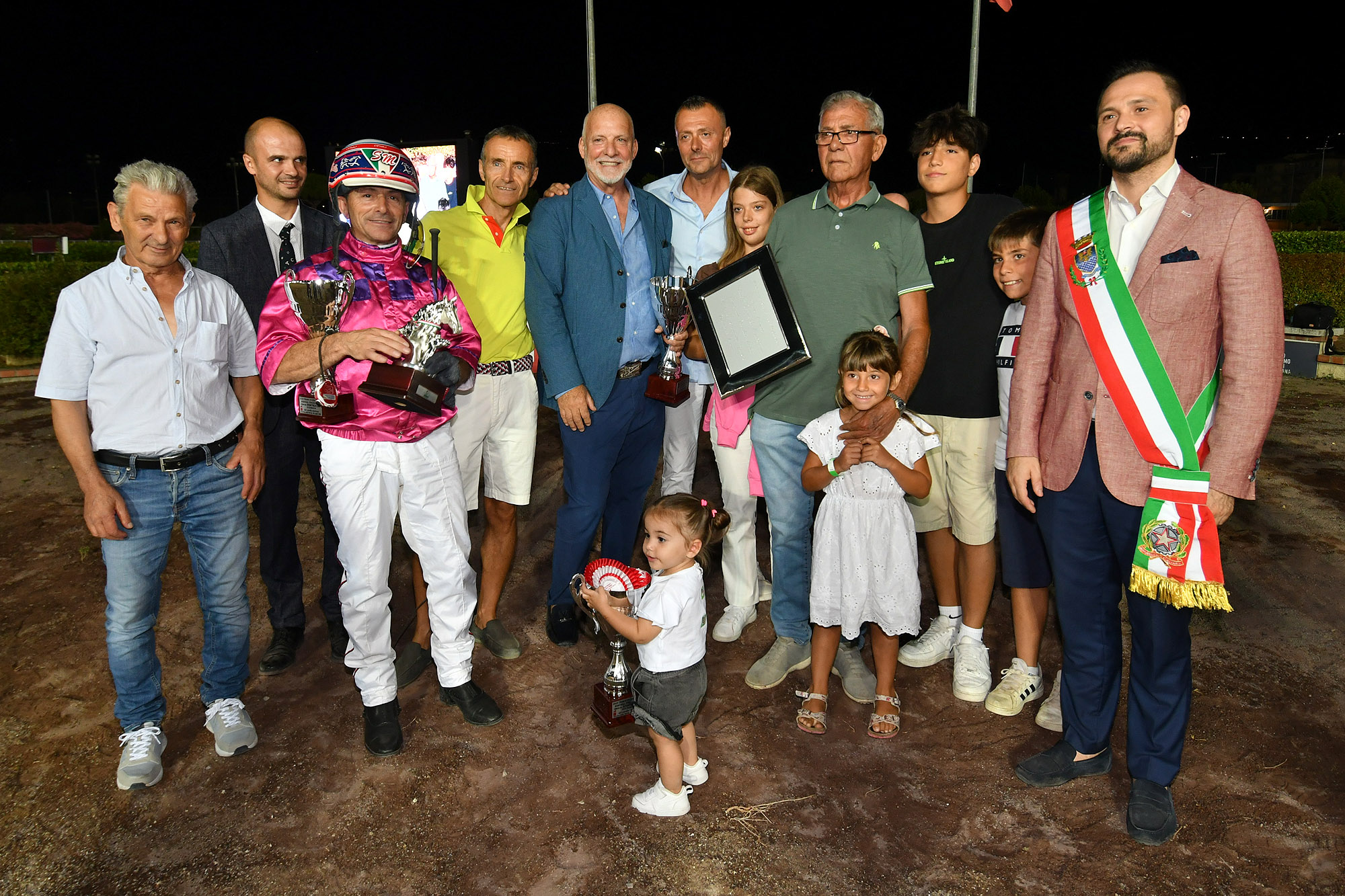All’Ippodromo Snai Sesana nel Gran Premio Società Terme dominio di Edy Girifalco Gio 3 CORSA6 GRAN PREMIO SOCIETA TERME MEM.VIV .BALDI Premiazione2