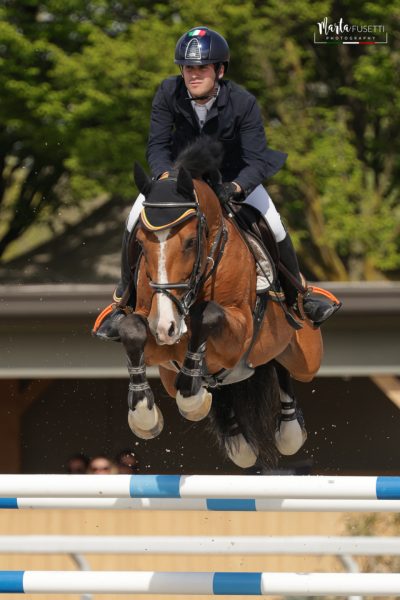 Filippo Jordan Pagan Griso su Oro del Sole durante lo CSIO Etrea GP presenti ai Campionati Europei giovanili 2023