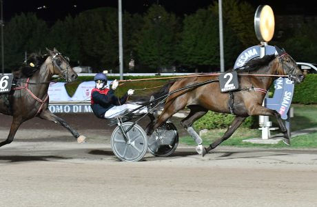 All’Ippodromo SNAI Sesana, nel primo sabato d’agosto la corsa delle Pariglie va a Country Gial e Cabral di Casei 10 CORSA4 PREMIO LAGUNA DE BAY