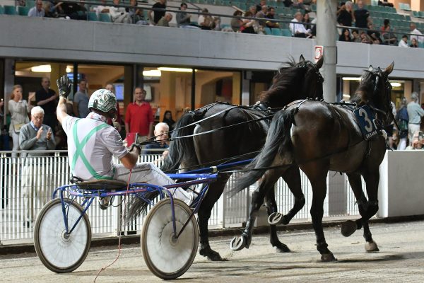 Ippodromo SNAI Sesana CORSA 5 PREMIO QN LA NAZIONE #PARIGLIE #VINCITORI