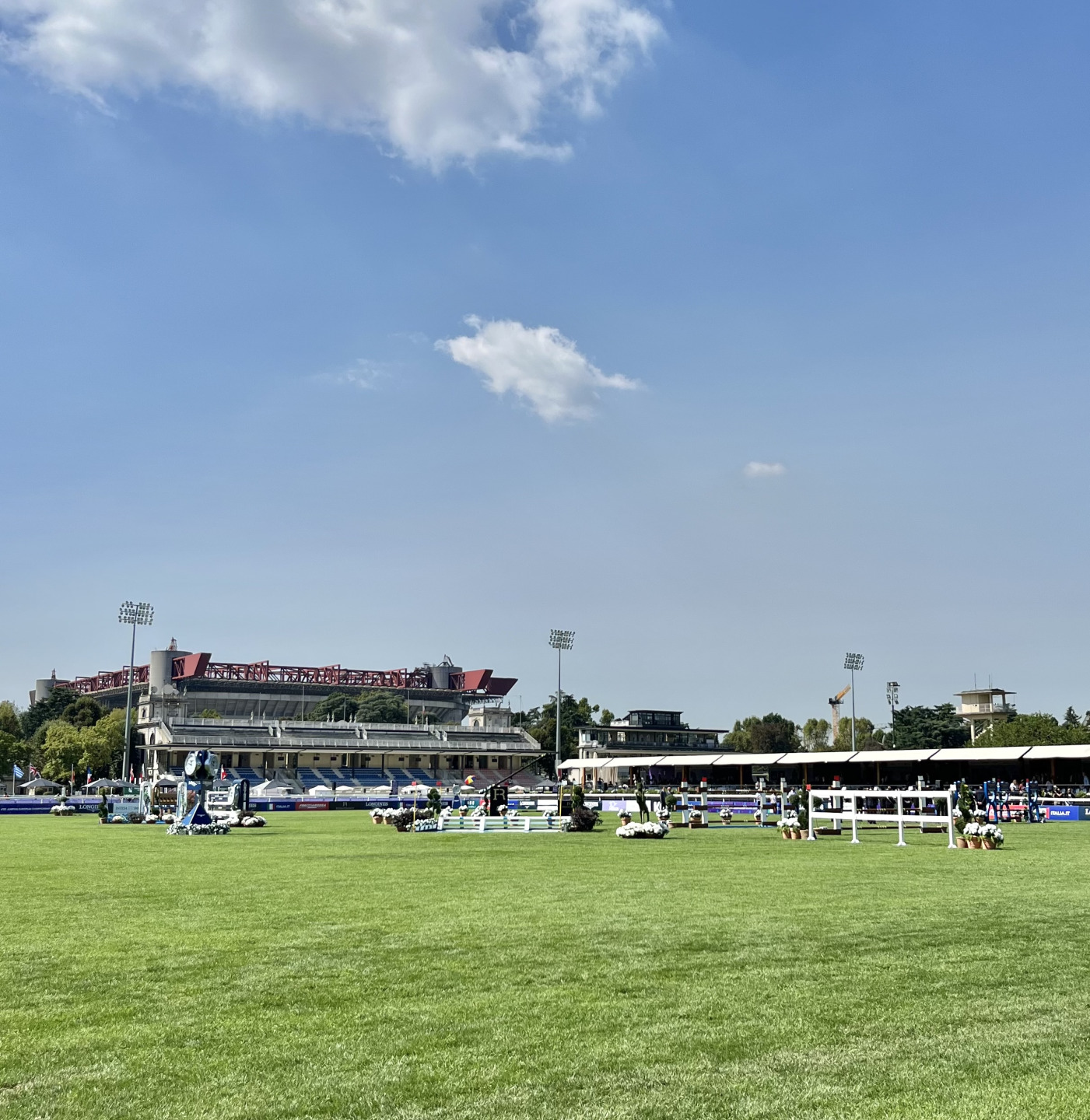 La prima prova dei Campionati Europei di Salto Ostacoli, la Tab. C 1 Il campo gara della Tabella C dei Campionati Europei di Salto Ostacoli