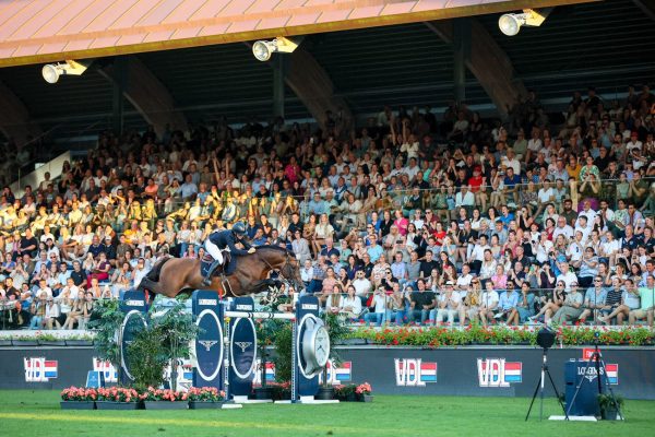 Sanne Thijssen e Con Quidam RB sull'ultimo salto del LGCT Grand Prix di Valkenswaard