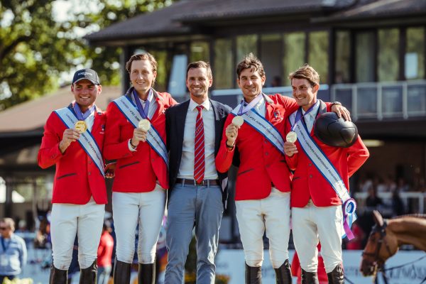 Partenza lanciata per i Campionati Europei 2023 5 Svizzera medaglia d'oro nell'Europeo di Riesenbeck 2021 ph. FEI-Christophe Taniere