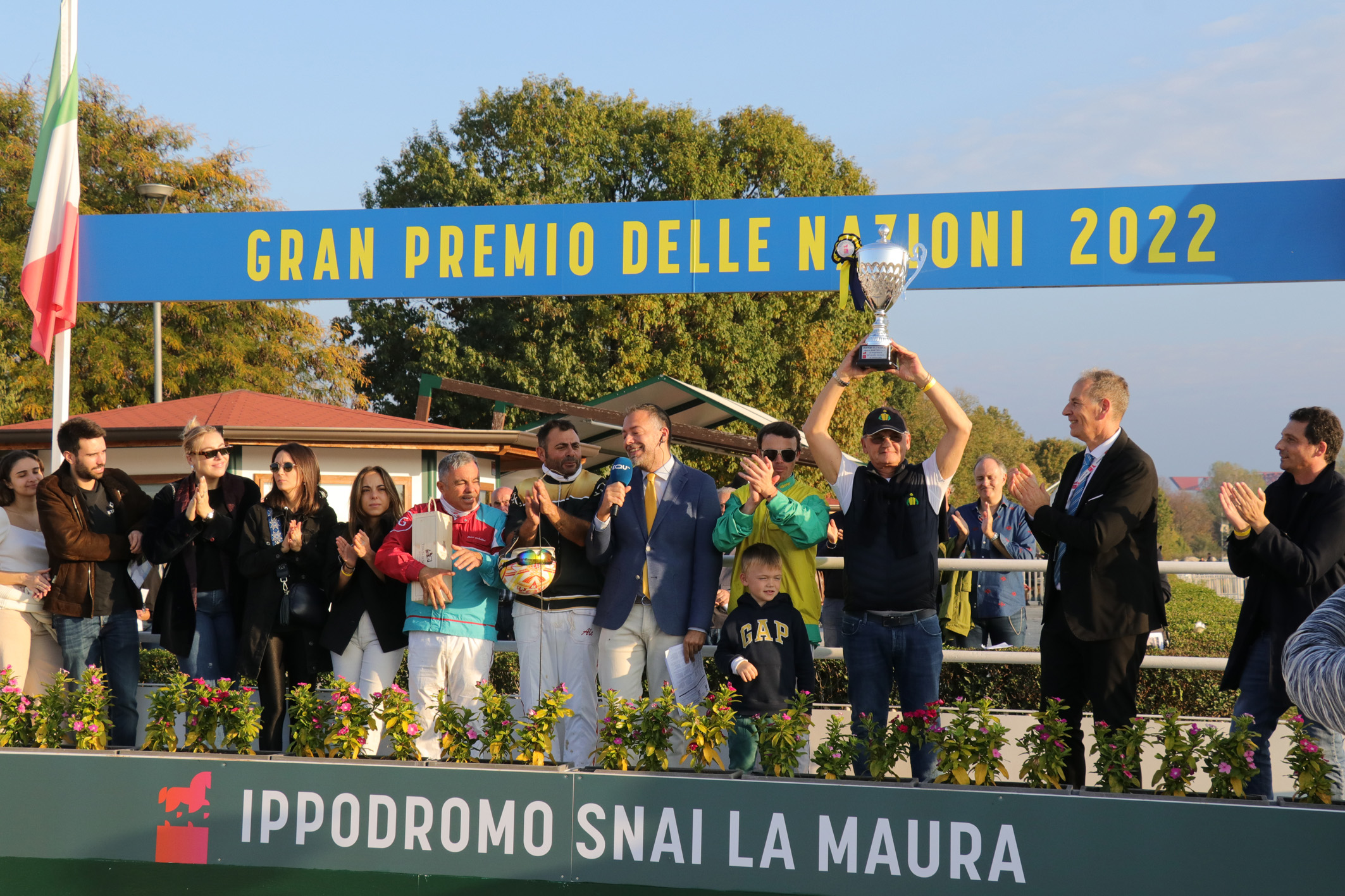 Domenica grande festa all'ippodromo Snai La Maura 5 GRAN PREMIO DELLE NAZIONI 2022 Premiazione 1