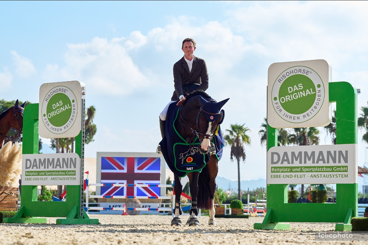 Ben Maher and Ginger-Blue best in the CSI2* Grand Prix at Autumn MET 2023 1 Ben Maher e Ginger Blue al MET Oliva 2023 I,vincitori del Gran Premio CSI2*