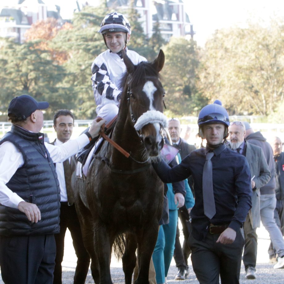 Sabato all'ippodromo Snai San Siro: Roberto Escobar, Tawang e Taany 2 CORSA5 PREMIO ST LEGER ITALIANO Vincitore