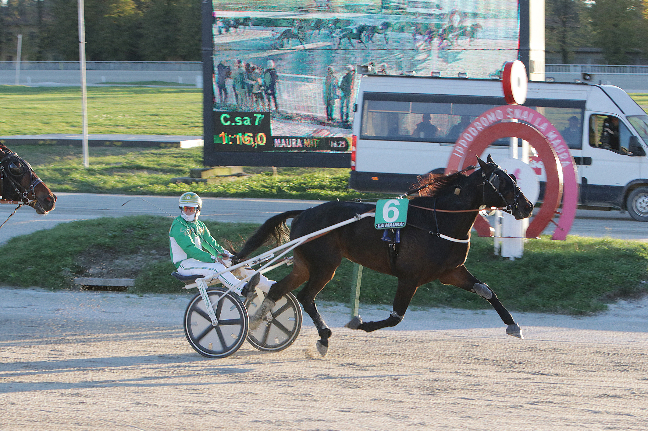 Il Trofeo Luigi Canzi all'ippodromo Snai La Maura va a Don Saxo 1 CORSA7_PREMIO CORNISH CRIS -FFINALE TROFEO LUIGI CANZI LORENZO TALPO JR ALLA GUIDA DI DON SAXO