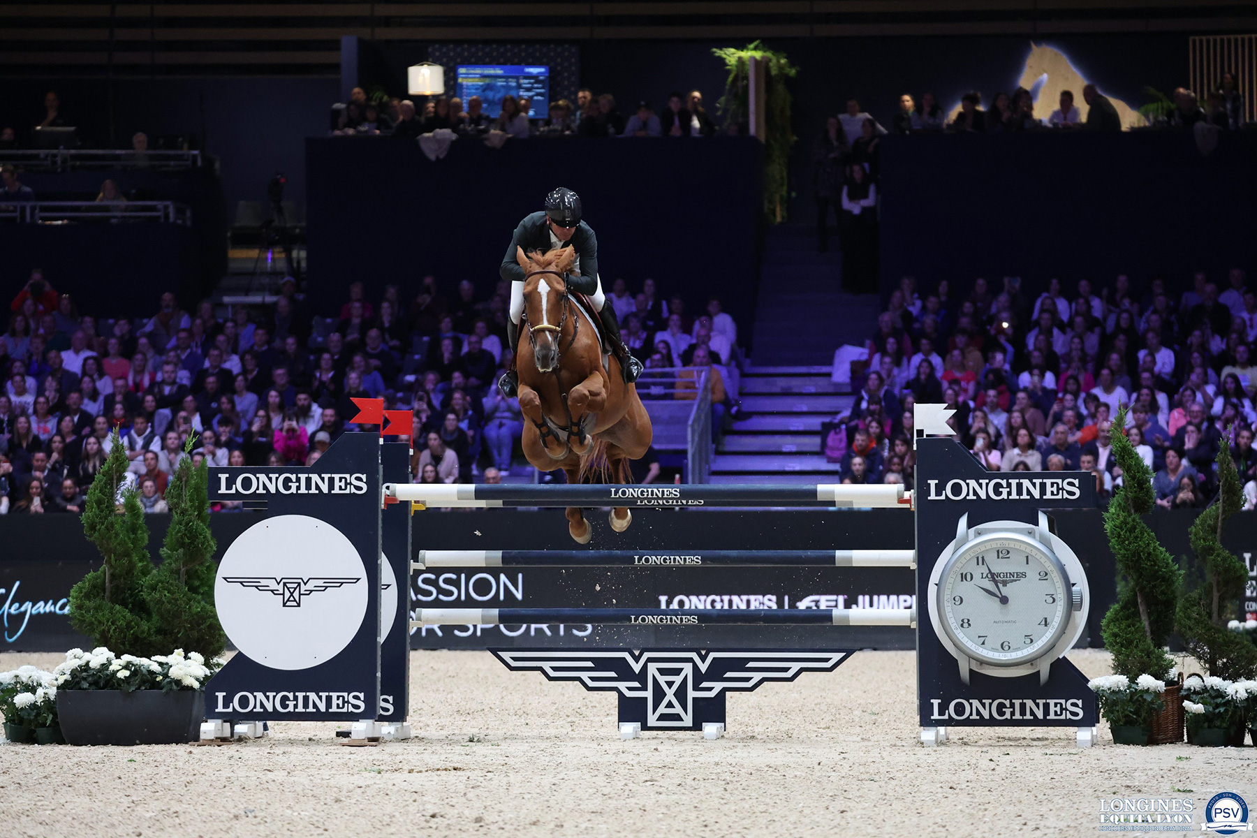 Longines Grand Prix - Julien Epaillard just keeps getting quicker 1 Julien Epaillard riding Dubaï du Cèdre - © PSV J.Morel