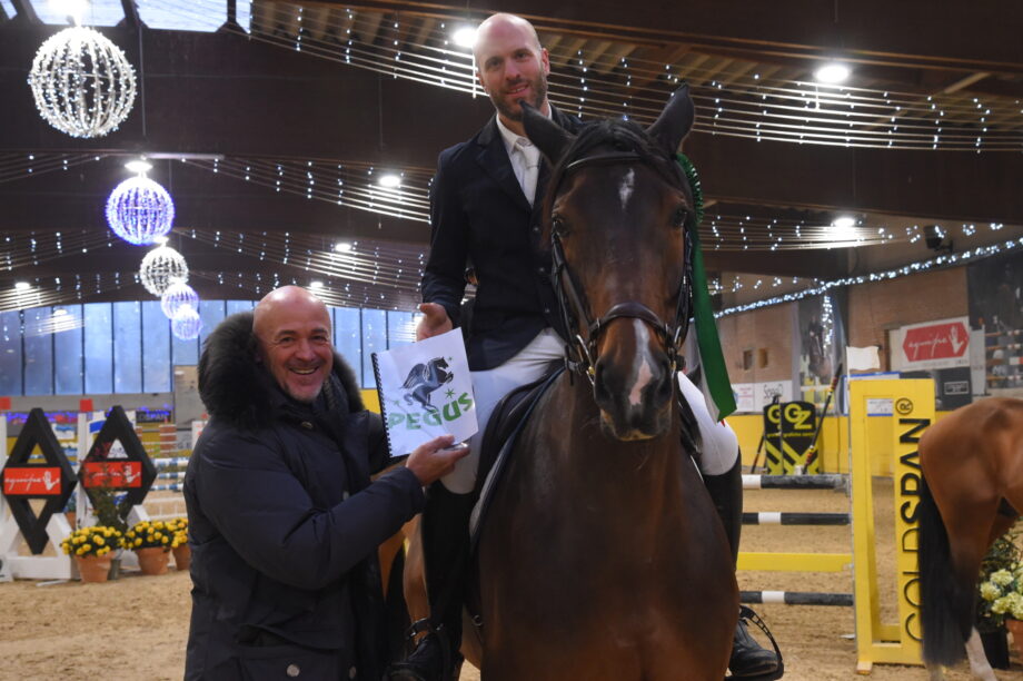 Alessandro Giordano su Taide premiato da Omer Maurizzi di Pegus