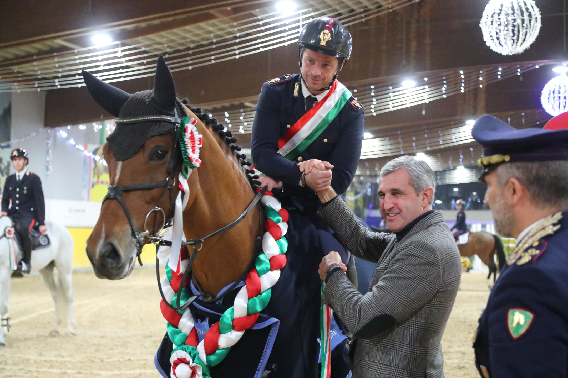 Federico Ciriesi premiato dal presidente Fise Marco di Paola