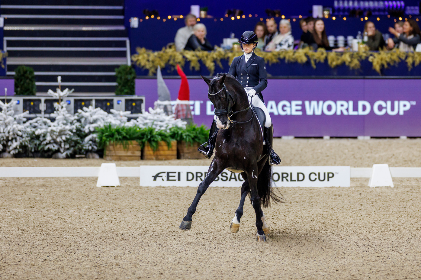Charlotte Fry Trionfa nel CDI5*-W Grand Prix a Mechelen 1 © Hiippofoto Dirk Caremans Charlotte Fry su Everdale