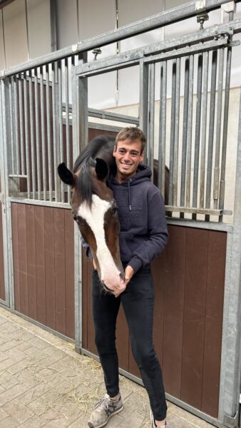 Diego Martínez: giovane promessa per il mondo del dressage 5 Diego Martinez con il suo cavallo