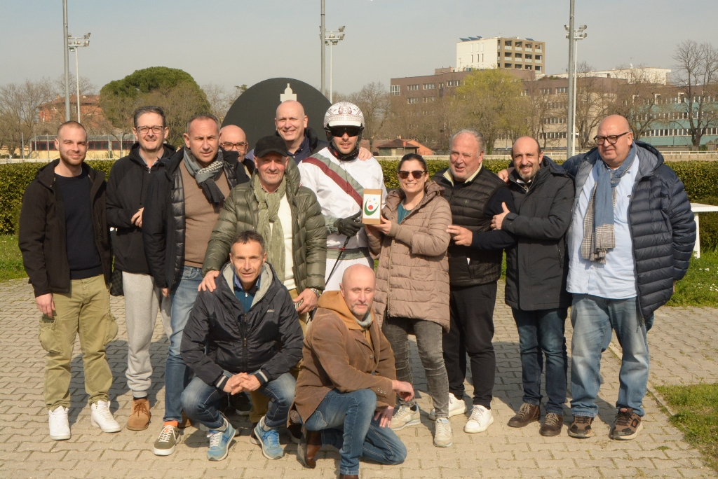 Ippodromo Arcoveggio di Bologna: A Fun Quick e a Roberto Vecchione il clou di giovedì 14 marzo 2 1 corsa casillo cosmicopolare