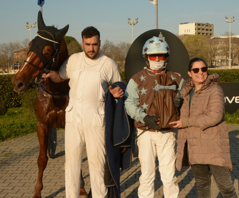 Ippodromo Arcoveggio di Bologna: A Fun Quick e a Roberto Vecchione il clou di giovedì 14 marzo 1 Corsa sei Vecchione e Fun Quick