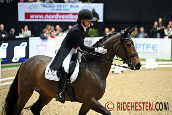 Cathrine Laudrup-Dufour and Mount St John Freestyle