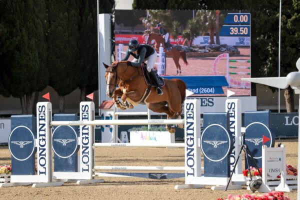 Sunshine Tour: Maria Demonte and ‘Flashing de Riverland’, winners of the Small Grand Prix 5 Maria Demonte & ‘Flashing de Riverland’.02.03.24