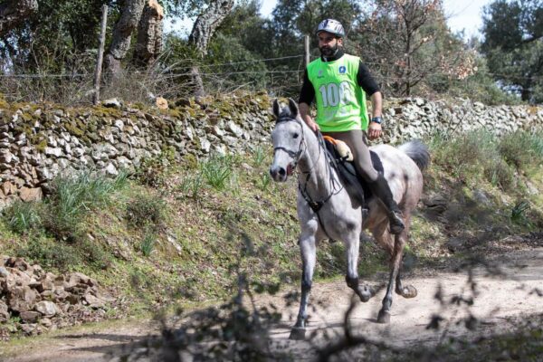 Binomio durante gara di Endurance nella 2° tappa Coppa Sardegna organizzata da Asvi e FISE