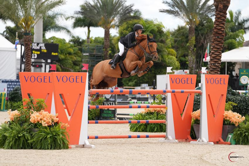 Eve Jobs e High Point VDL chiudono il WEF 2024 vincendo il Gran Premio CSI2* 1 Eve Jobs & High Point VDL, winners of the $62,500 Vogel CSI2 Grand Prix.