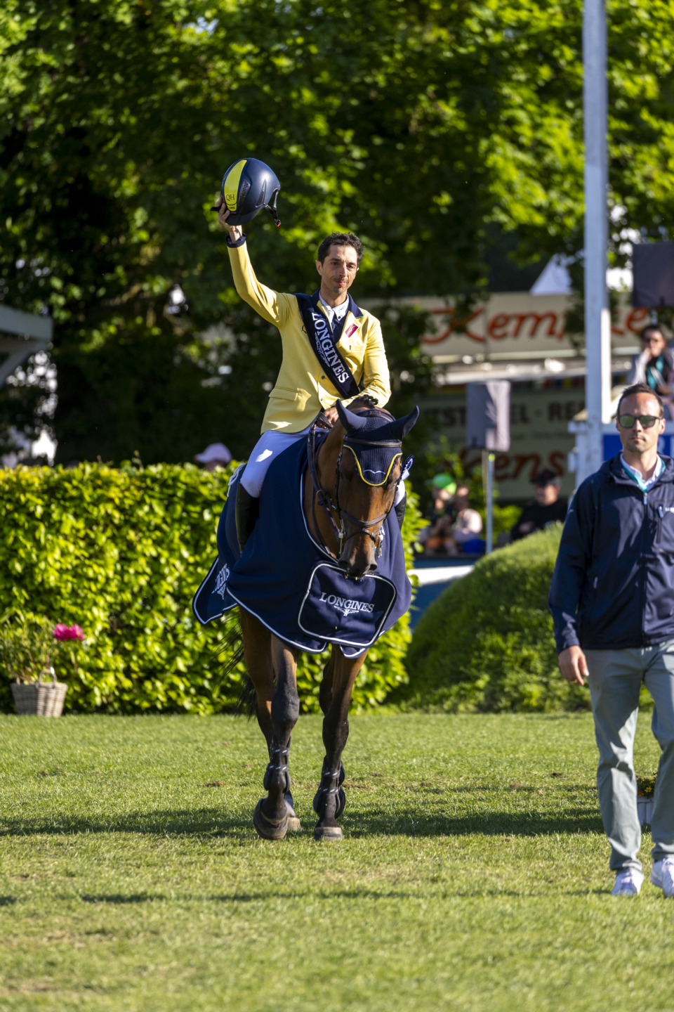 Yuri Mansur vince il CSI5* 1.60m Grand Prix di Amburgo, Emanuele Camilli chiude la top ten 3 Mansur Yuri Miss Blue Hamburg 20240511 SS359241