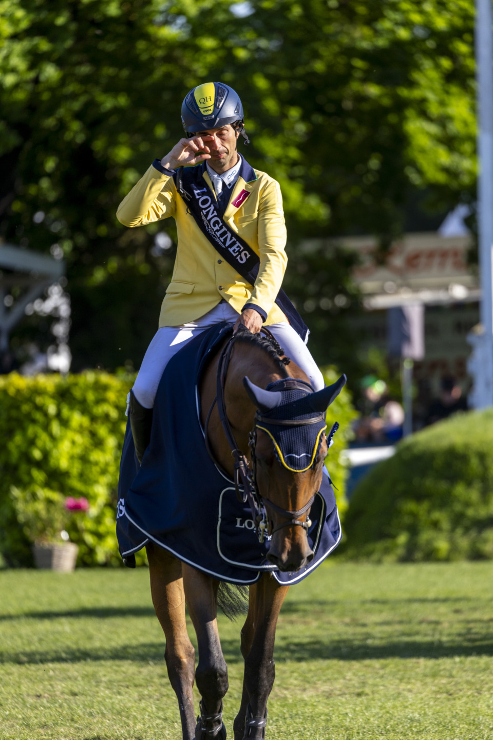 Yuri Mansur vince il CSI5* 1.60m Grand Prix di Amburgo, Emanuele Camilli chiude la top ten 2 Mansur Yuri Miss Blue Hamburg 20240511 SS359252