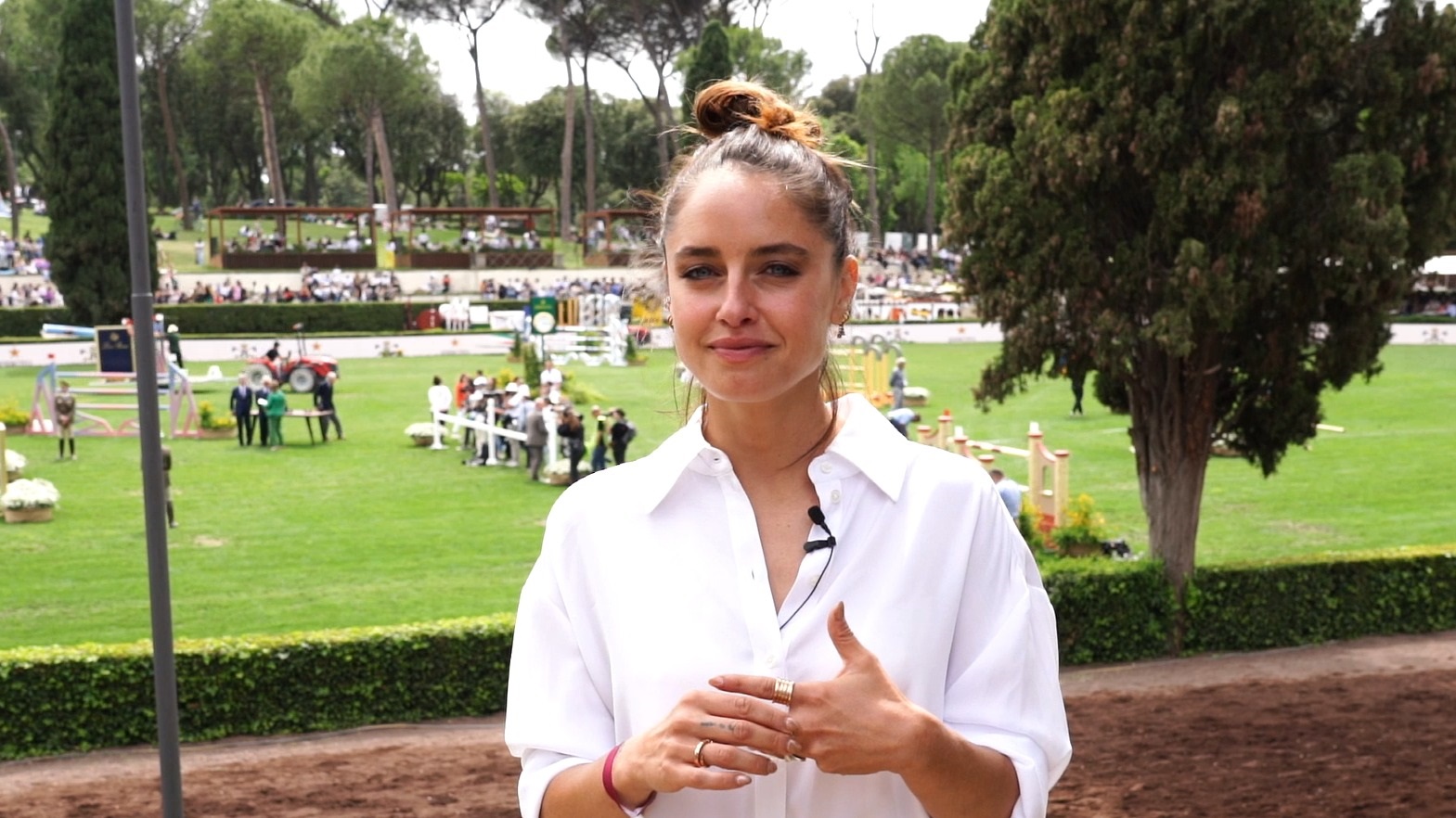 Piazza di Siena, Matilde Gioli e l'amore per i cavalli: "Con loro mi sento libera, sono la chiave delle mia felicità". 1 Matilde Gioli a Piazza di Siena 2024.