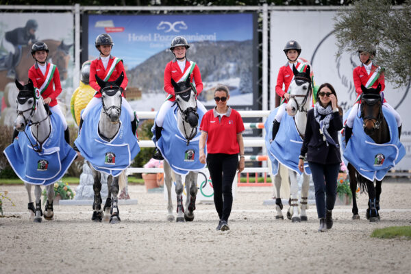 Svizzera vincitori della Coppa delle Nazioni Pony all'Etrea Sport Horse