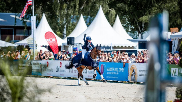 Laura Colleyy e Lindin 52 al Longines Luhmuhlen Horse Trials